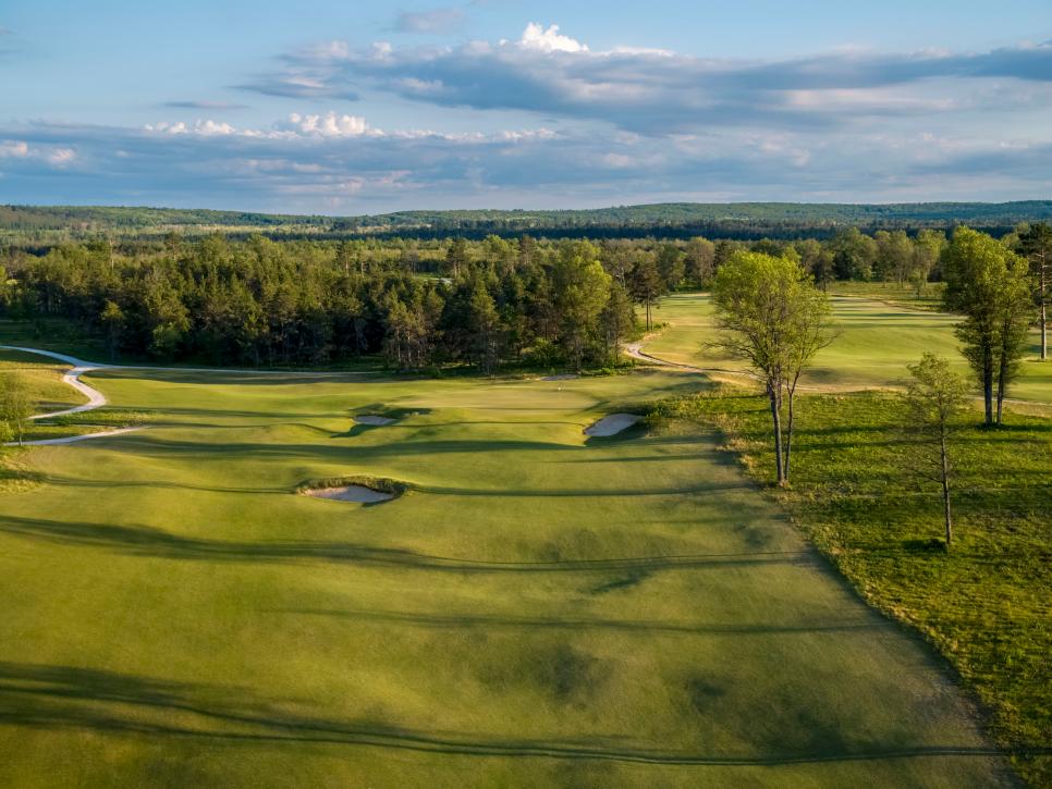 the-loop-forest-dunes-black-seventh-approach