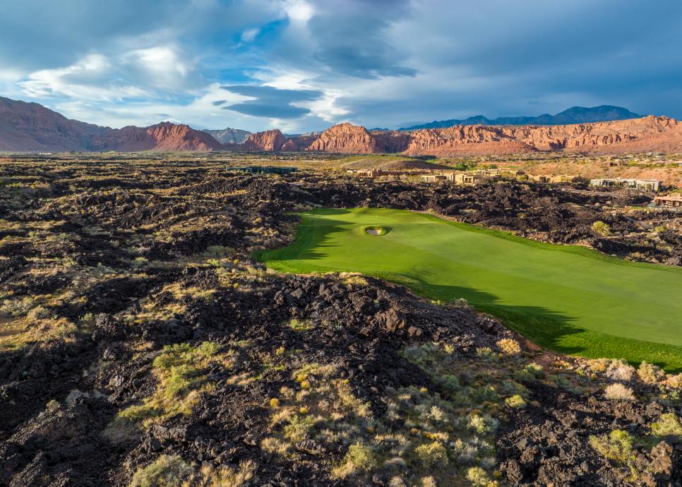 /content/dam/images/golfdigest/fullset/course-photos-for-places-to-play/entrada-snow-canyon-utah-17657.jpg