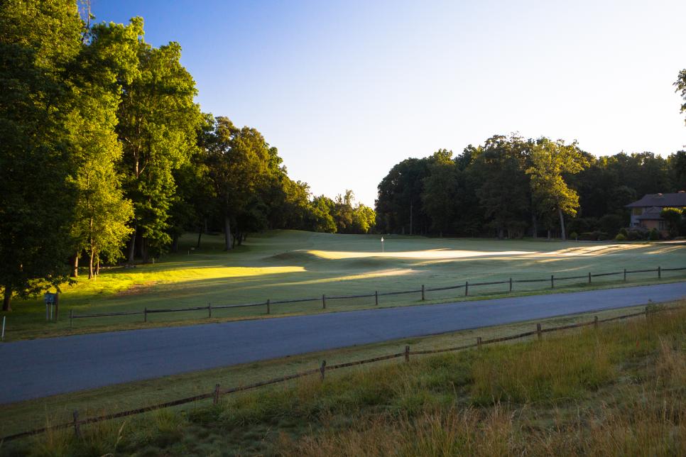 /content/dam/images/golfdigest/fullset/course-photos-for-places-to-play/sedgefield-country-club-ross-fifth-7030.jpg