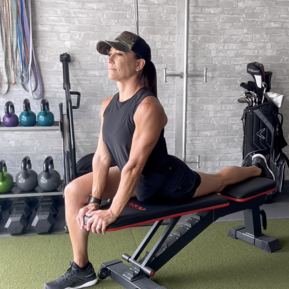 /content/dam/images/golfdigest/fullset/2023/hip flexor lunge stretch.png